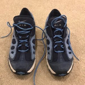 Nike Air Tennis Shoes